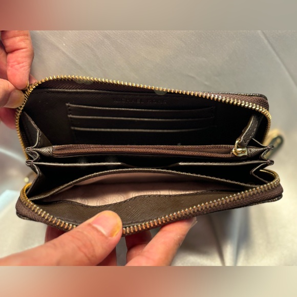 EUC Michael Kors Zippy Zip Around Long Wallet Monogram MK Logo - Picture 6 of 7